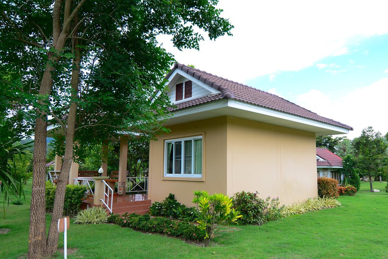 Tanaosri & Creekside Resort 3*