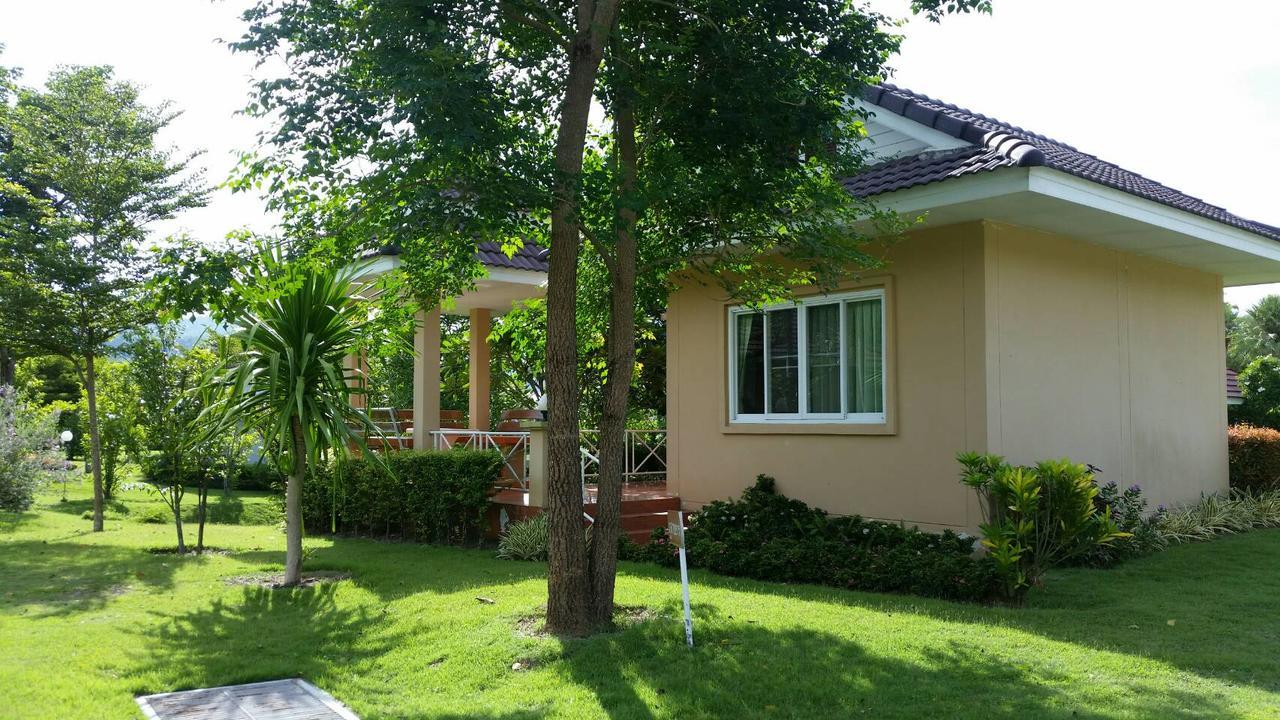 Resort Tanaosri & Creekside Suan Phueng