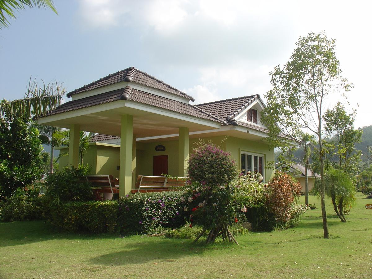 Resort Tanaosri & Creekside