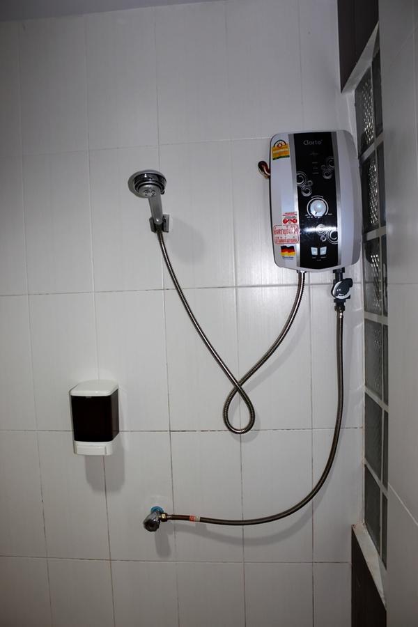 Base (adults Only) Albergue