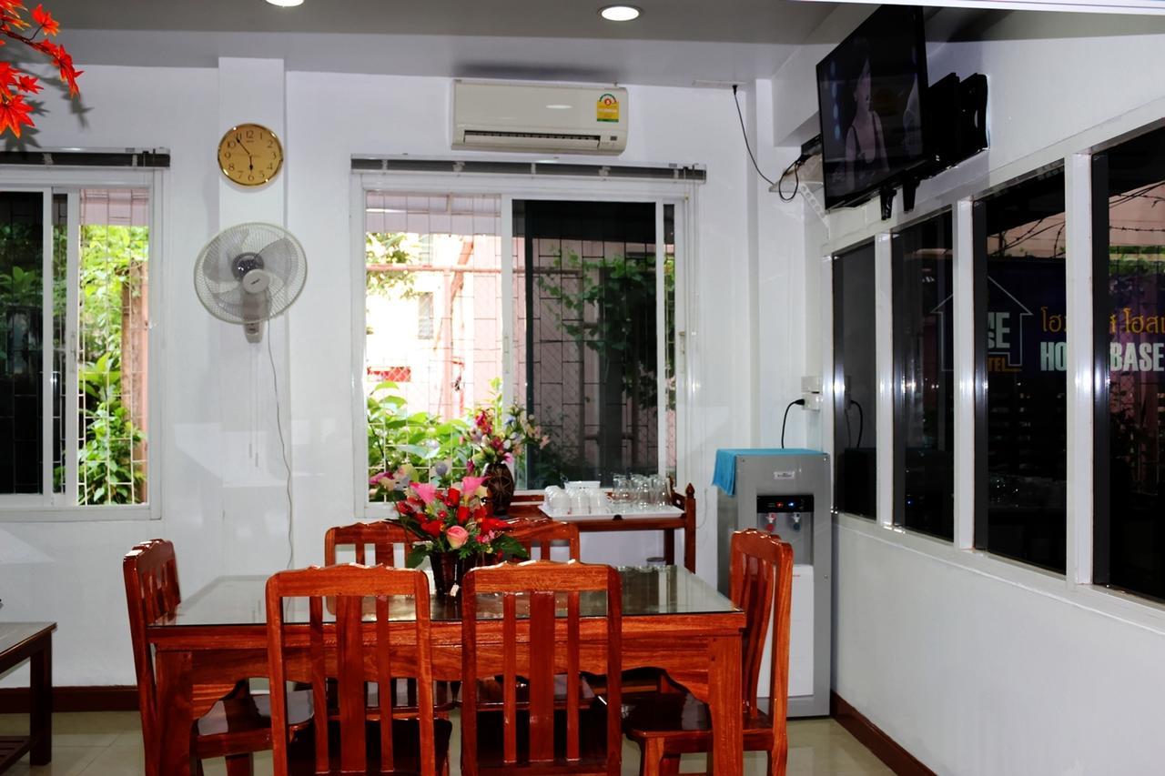 Base (adults Only) Albergue *