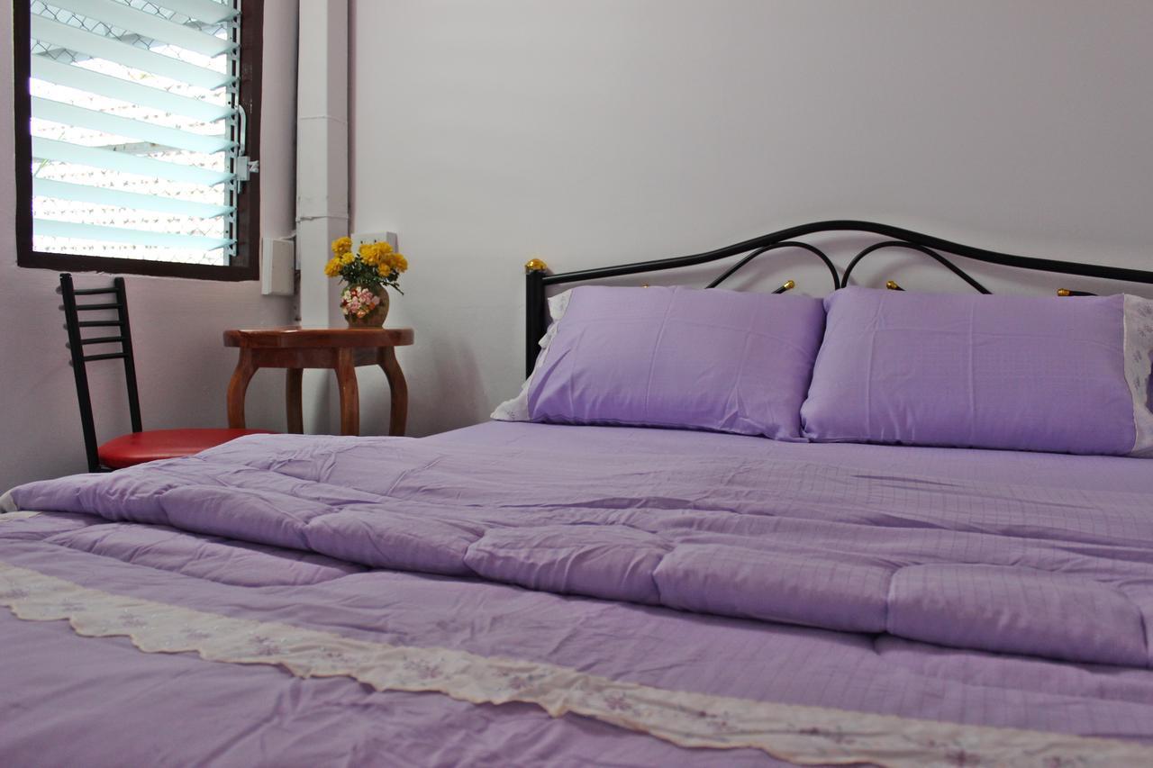 Base (adults Only) Albergue Banguecoque