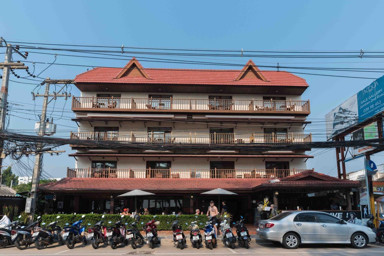 Jomtien Boathouse Hotel 3*