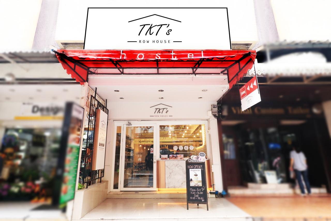Tkt's Row House *