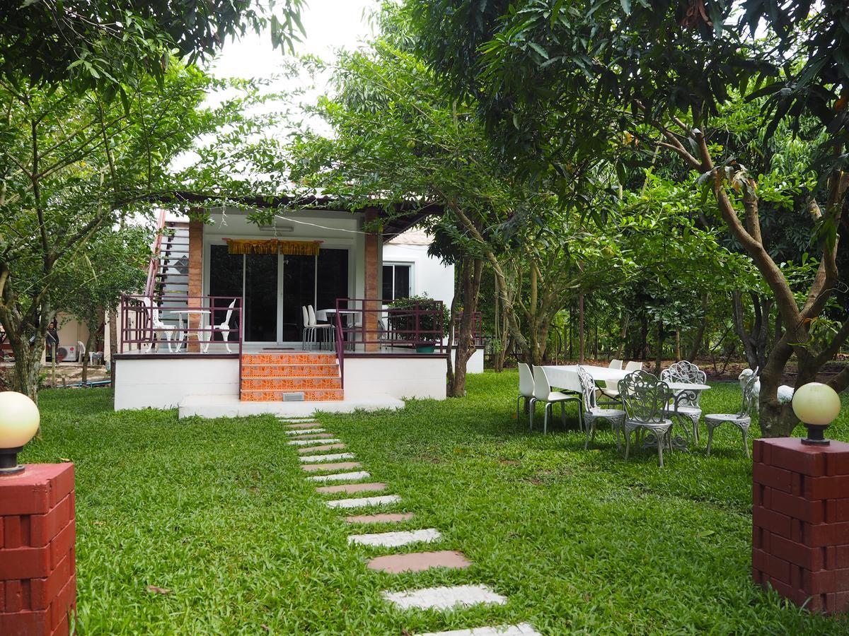 Baantantara * Suan Phueng
