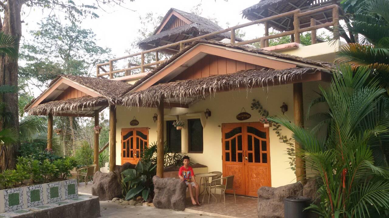 Resort Ruen Karlae Suan Phueng