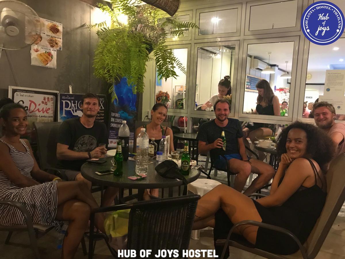 Hostel Hub Of Joys *