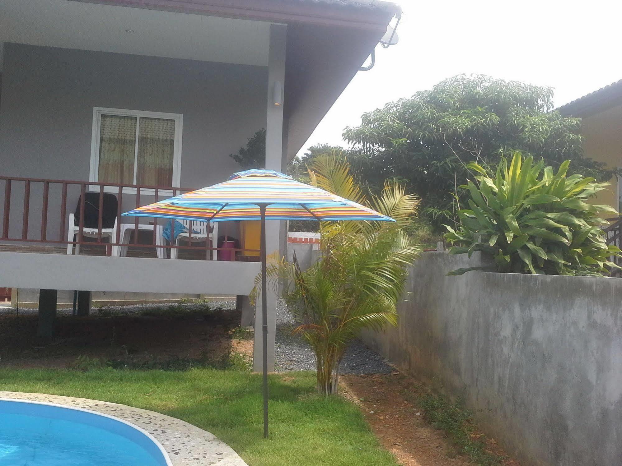 640 Pool *