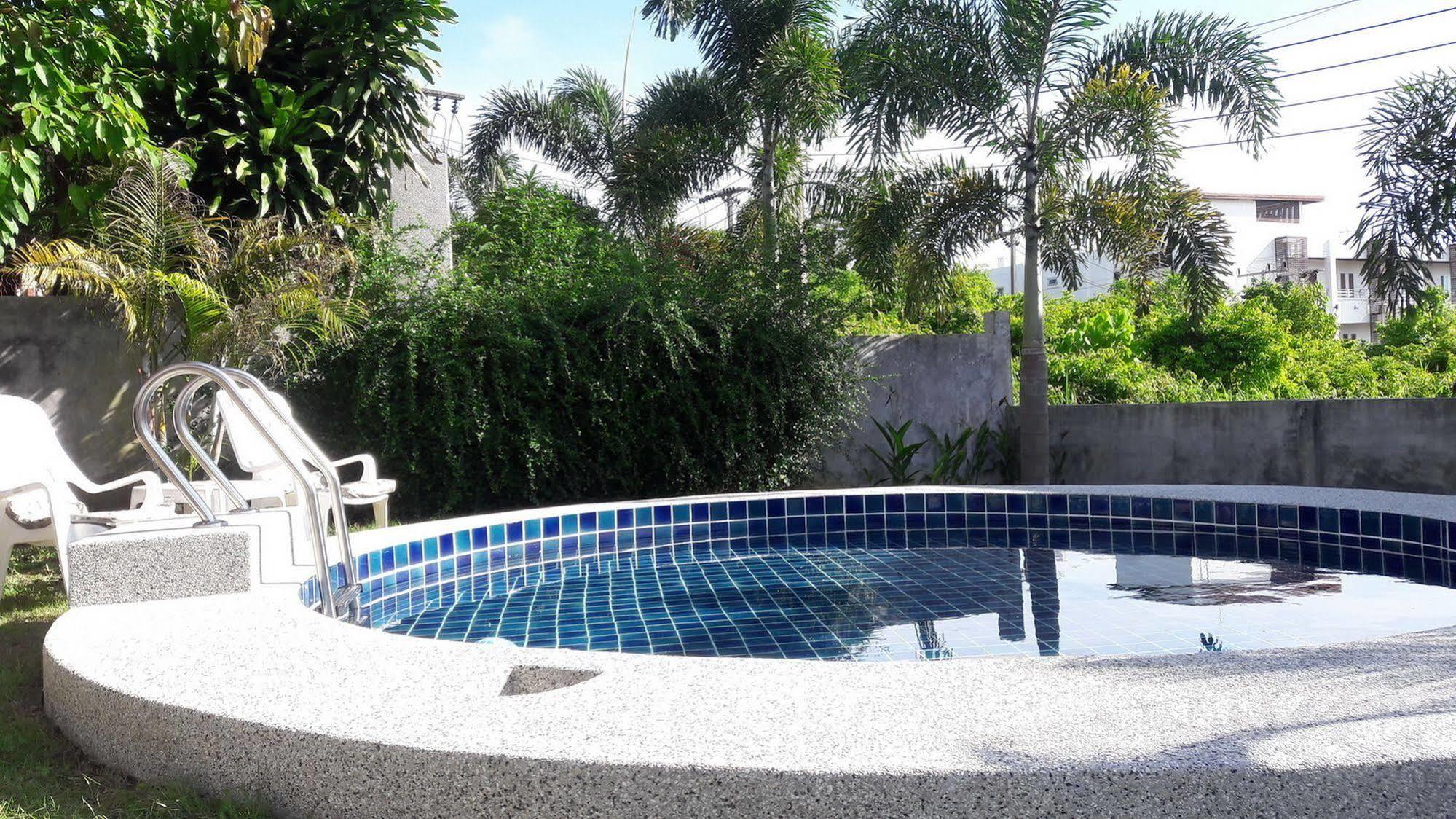 640 Pool *