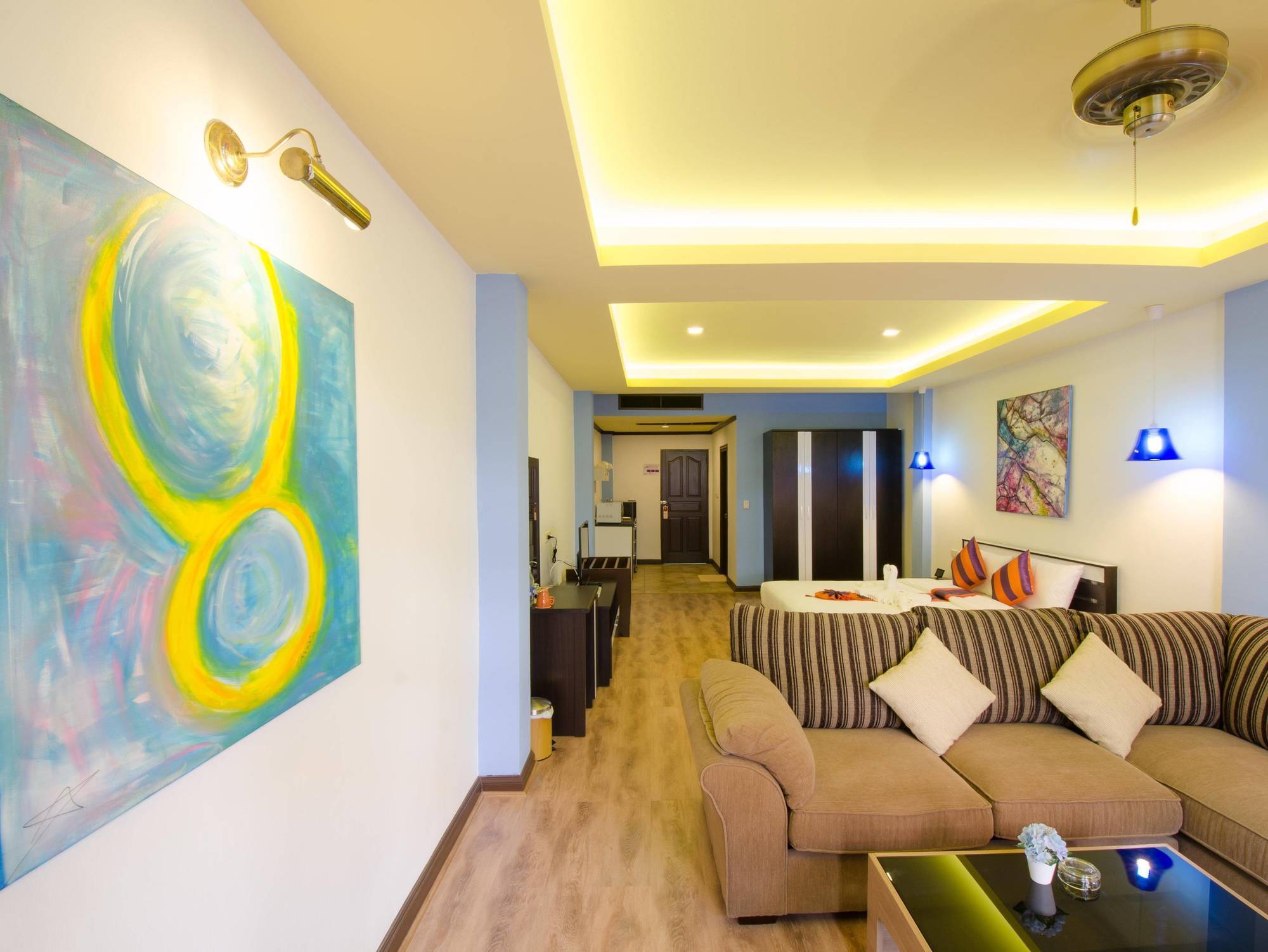 Icheck Klong Muang Hotel