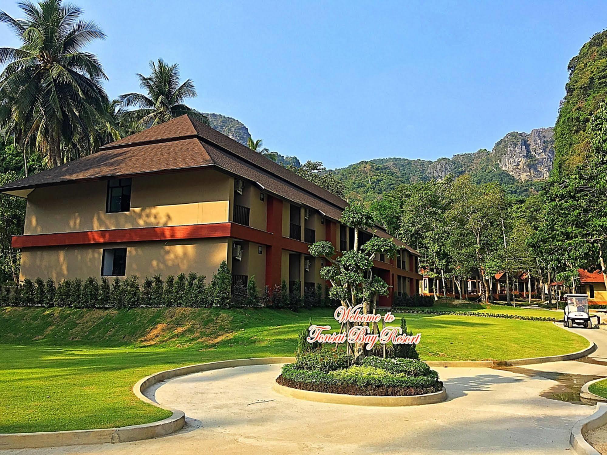 Bay Resort Tonsai Beach