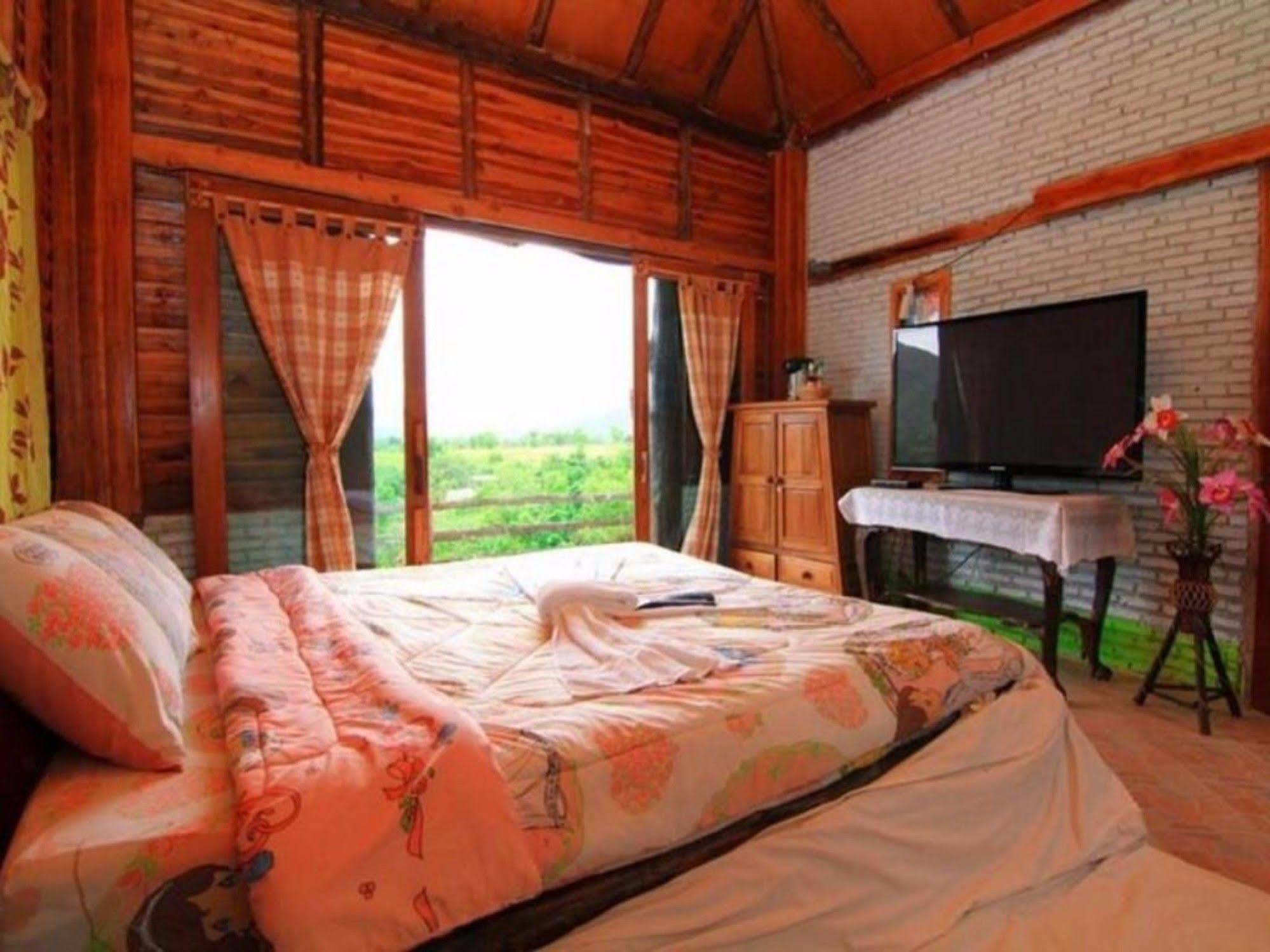 Ingmhok Country Mountain View Suan Phueng
