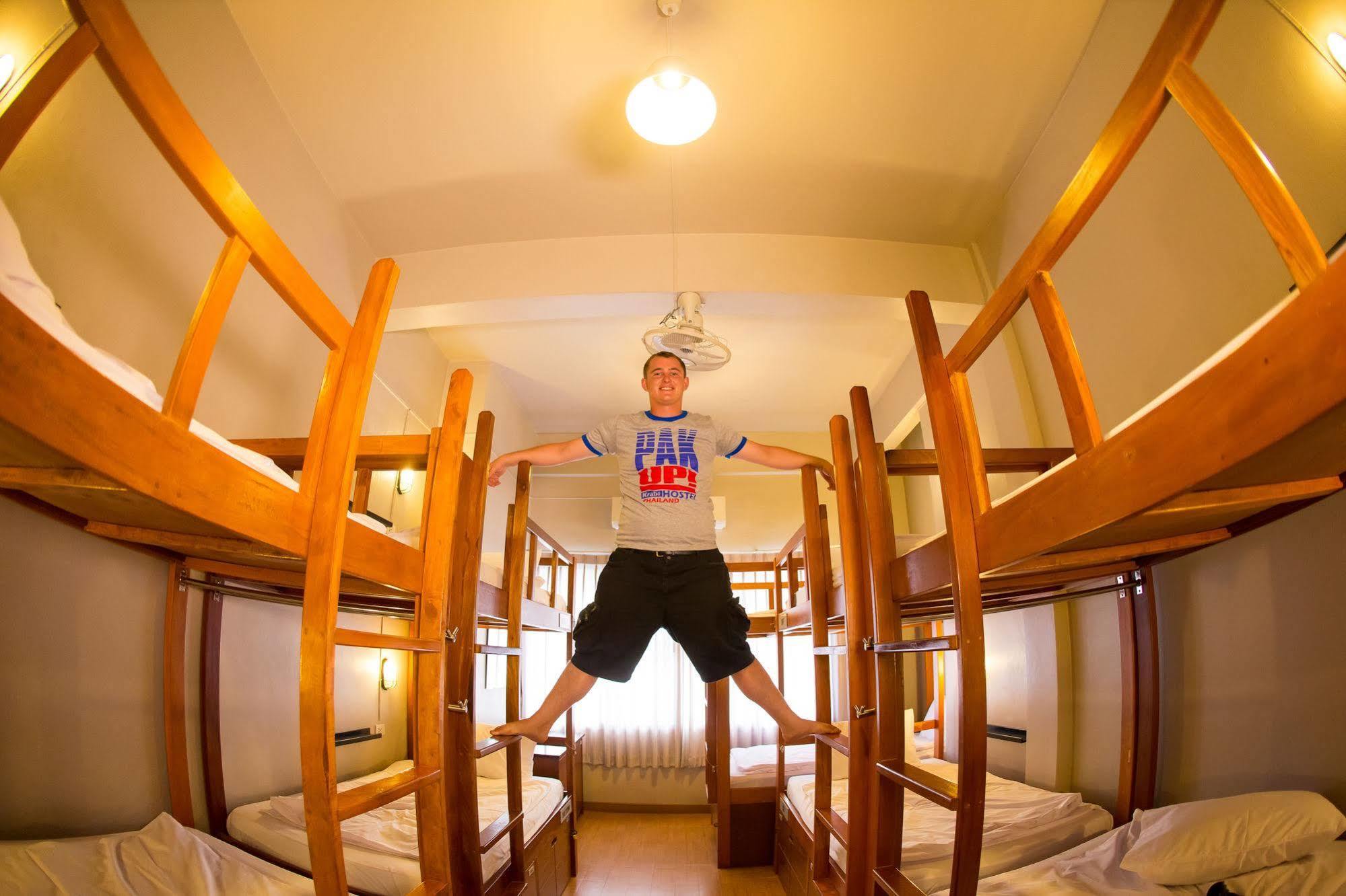 Hostel Pak-up