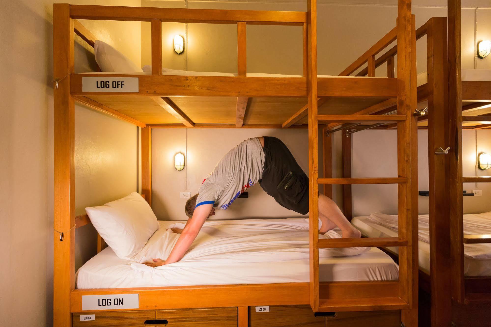 Pak-up Hostel *