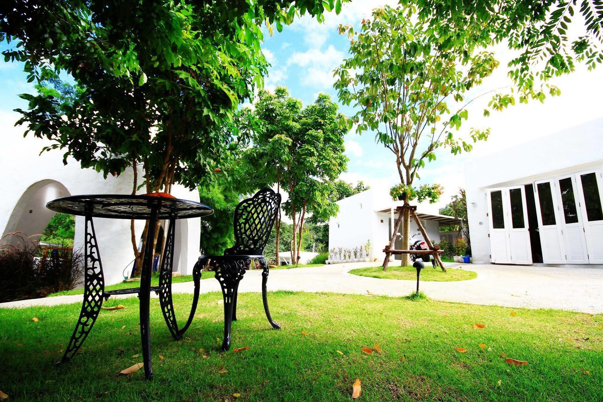 Aristo Chic & Farm Hotel