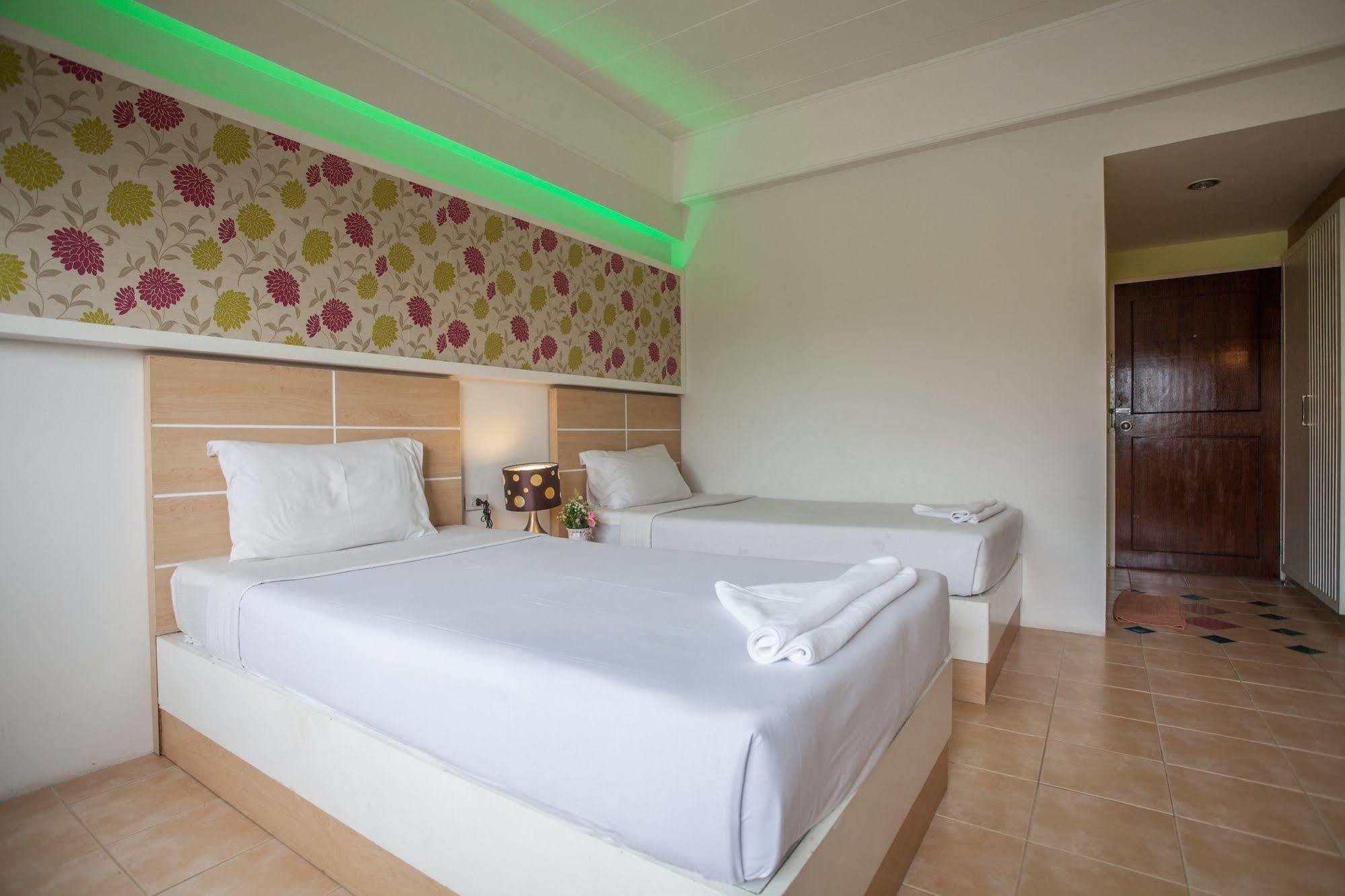 Hotel The Greenery 3*