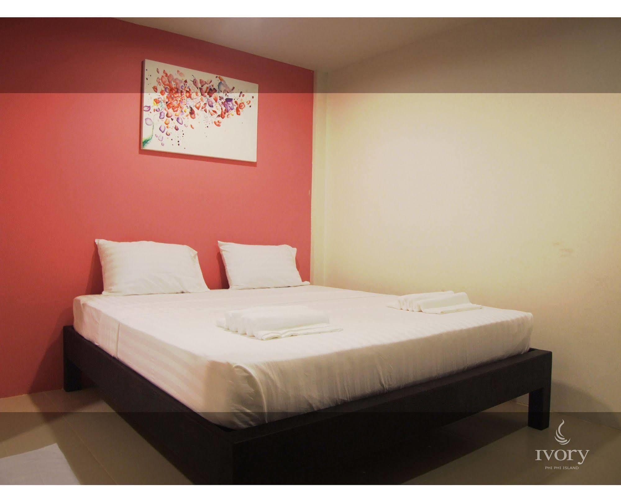 Ivory Island Albergue *