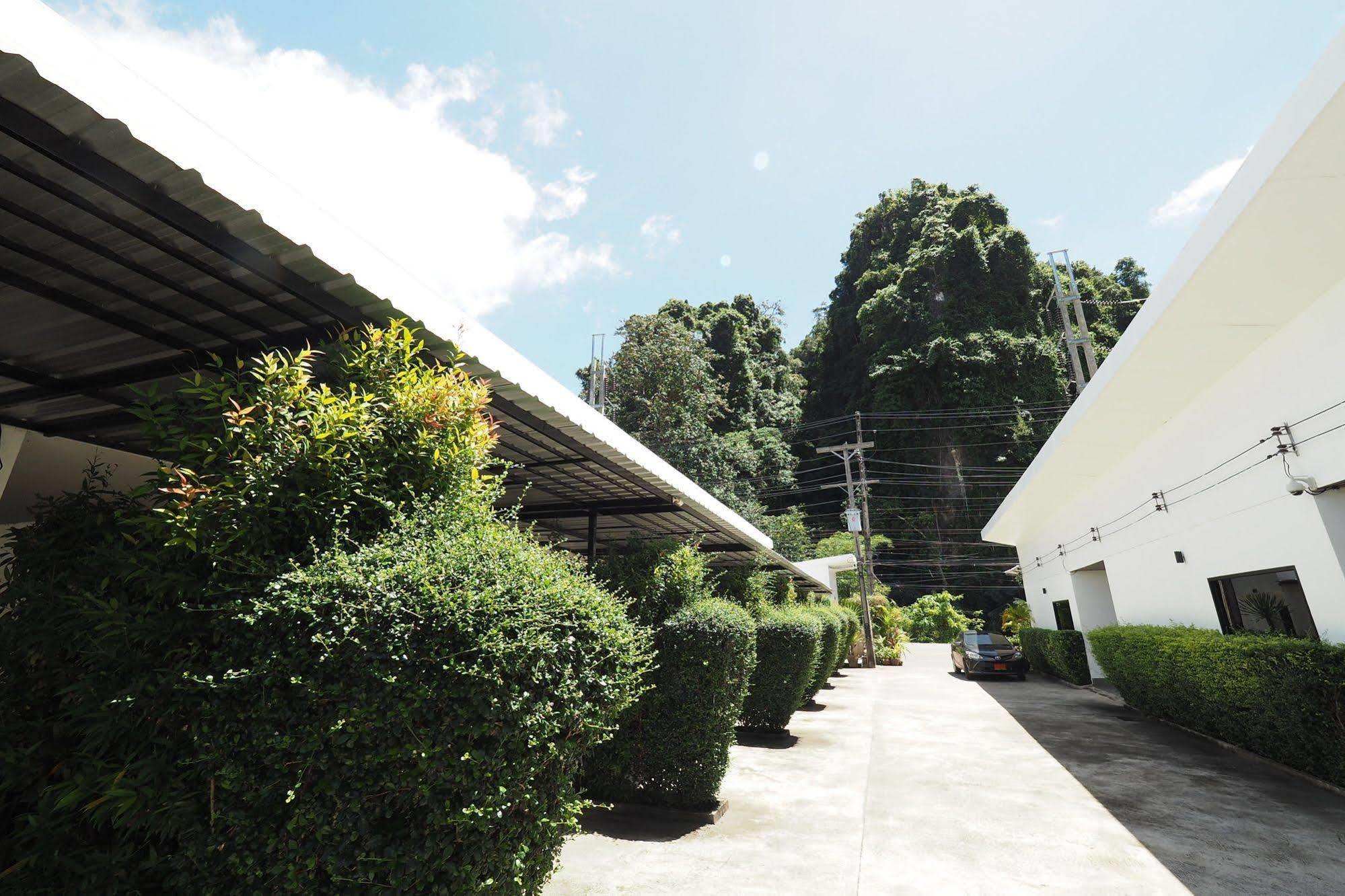 Pine Pensão Krabi