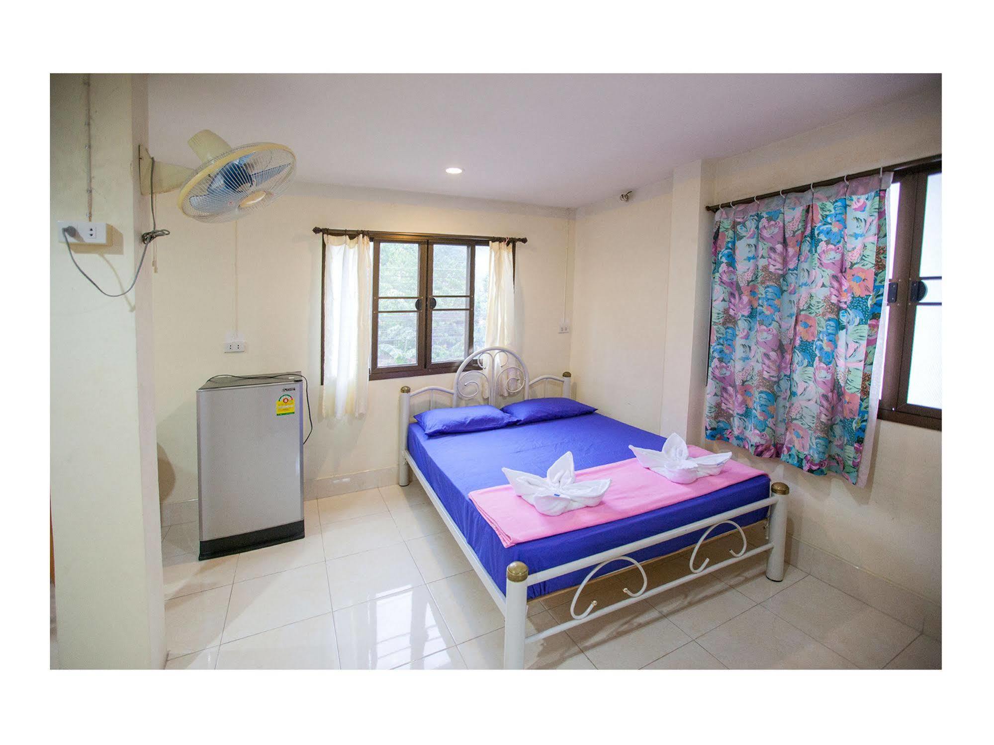 Namhasin House Koh Tao