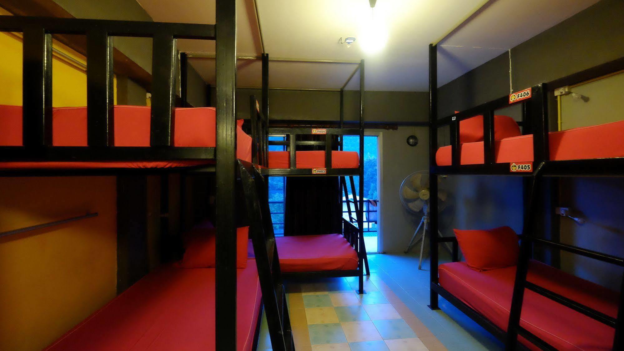 Let It Bee Econo Hostel
