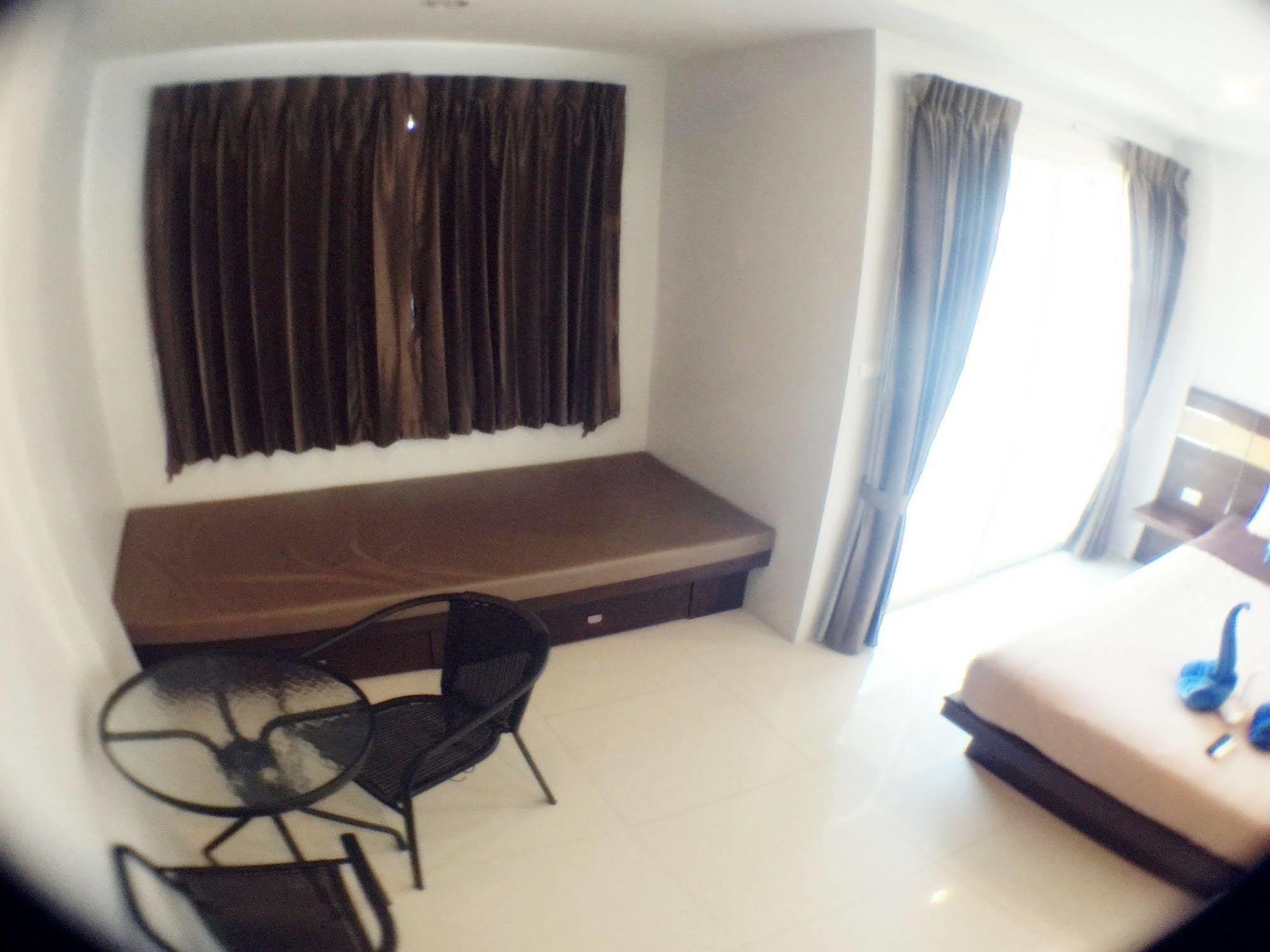 Hotel I-kroon Cafe & 2*