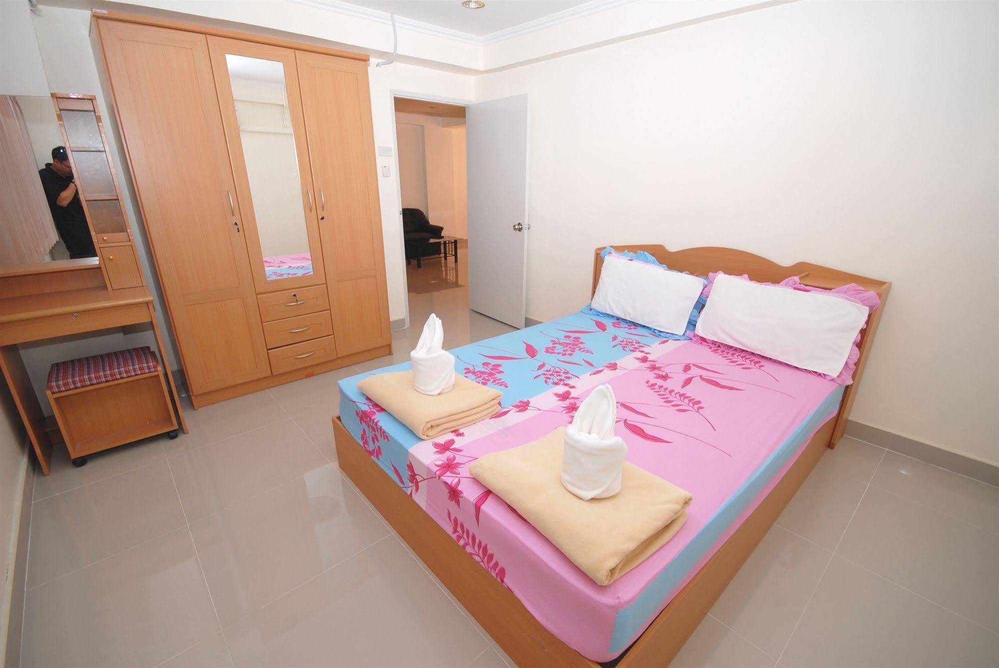 Cozy Loft Hostel Pattaya
