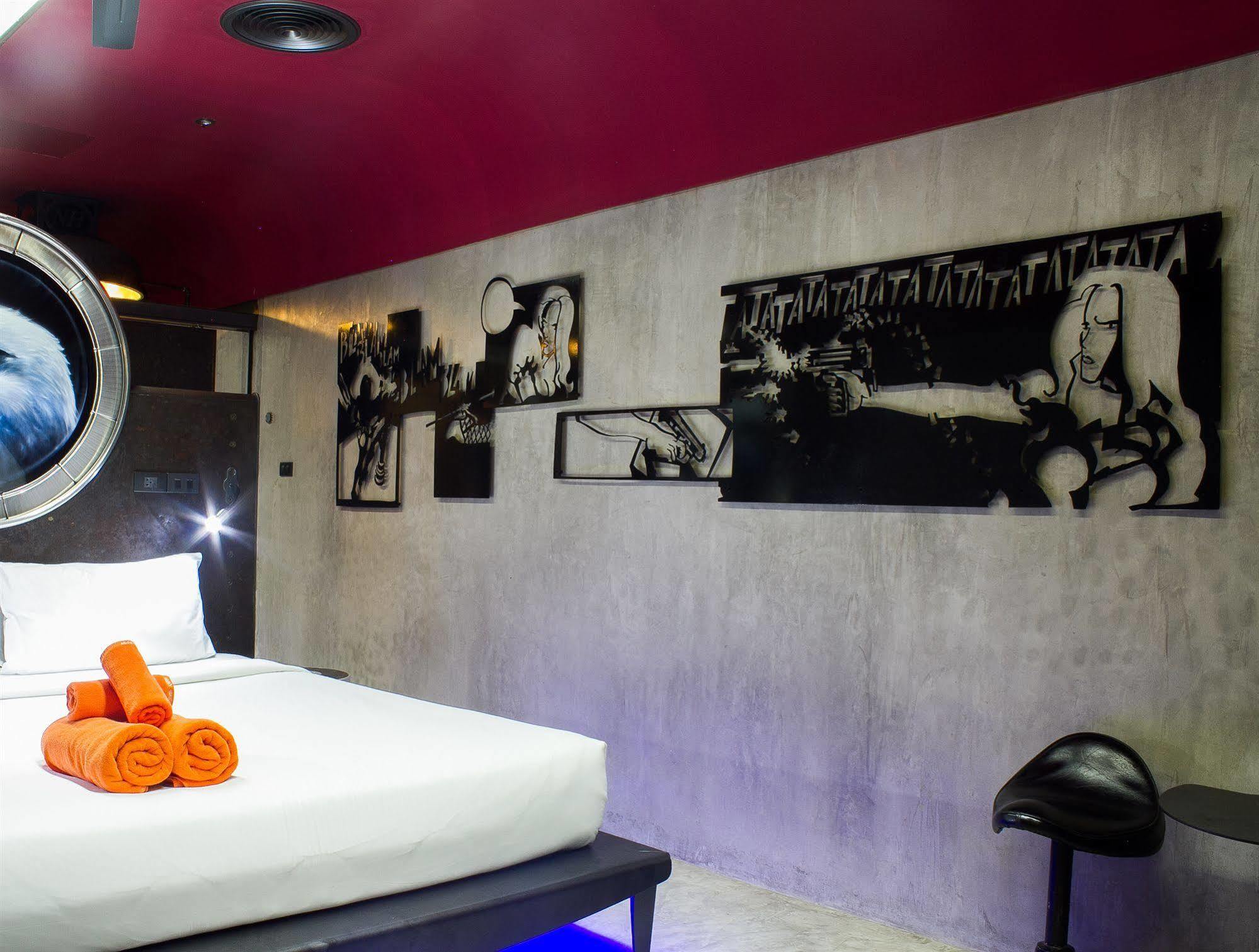 Nicky's Handlebar Hotel 3*