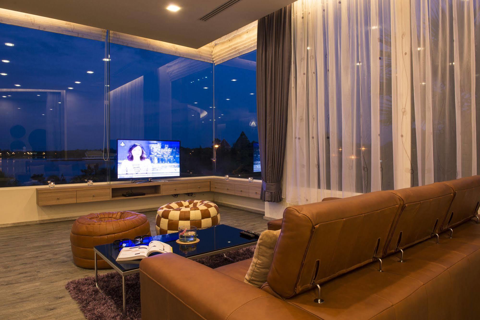 The Beverly Hills Hotel 4*