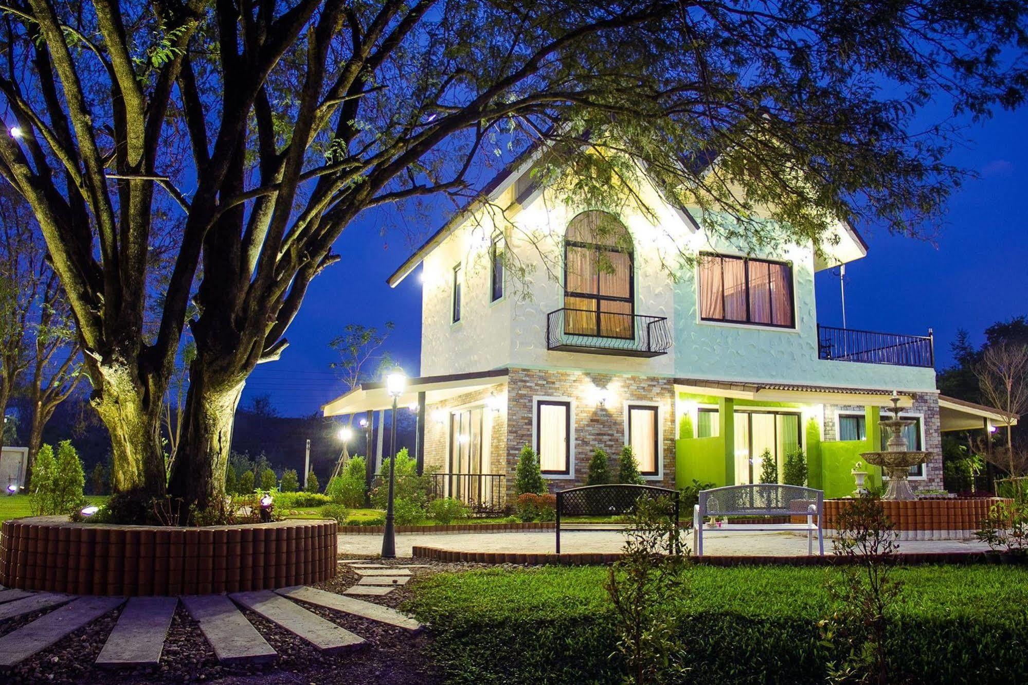 Resort The Harmony Suan Phueng