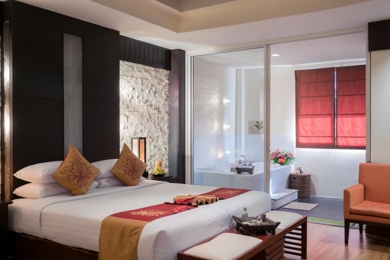 Natural And Resort Bangkok