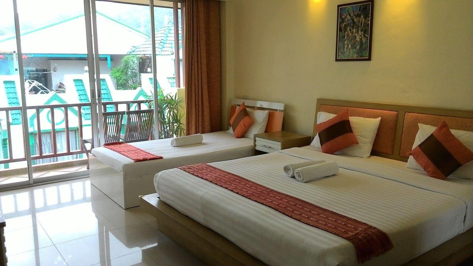 Orange Hotel 2*