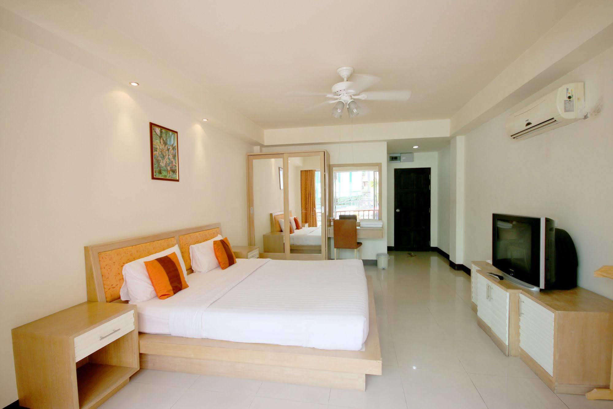 Orange Hotel