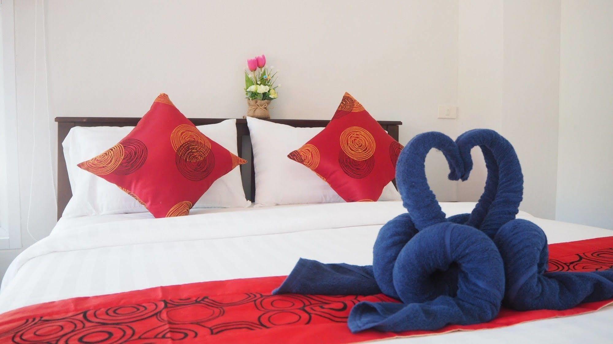 Tamarind Twin 3*