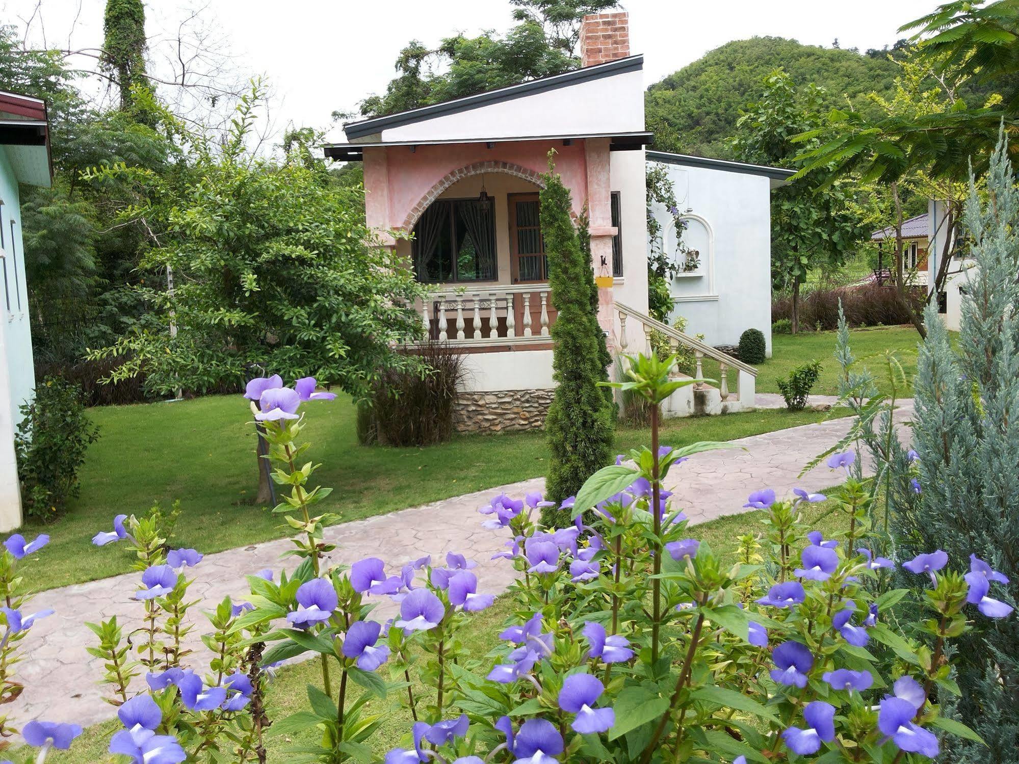 Stamp Hills Resort 3*