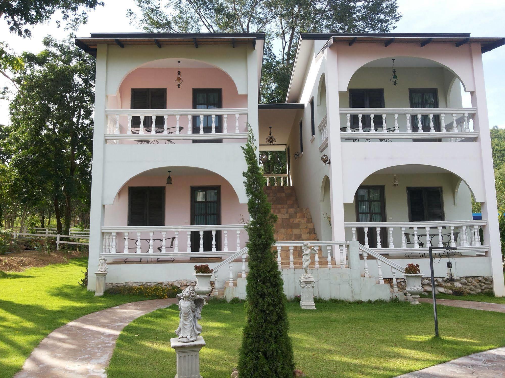 Resort Stamp Hills