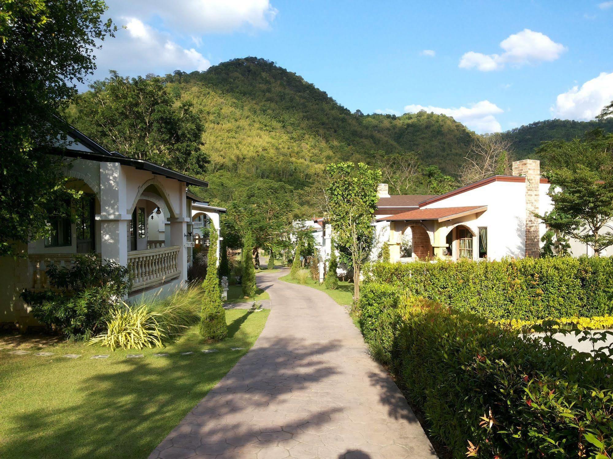Stamp Hills Suan Phueng