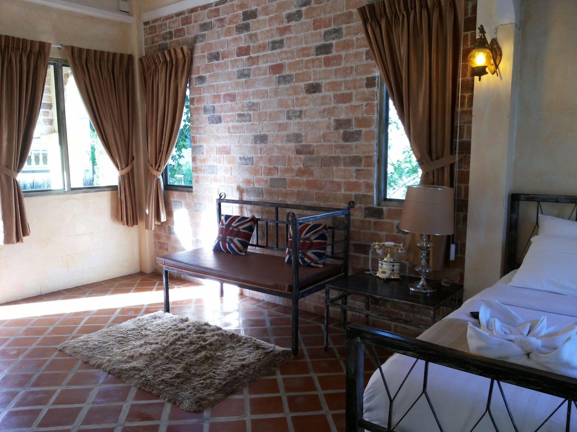 Stamp Hills Resort 3*