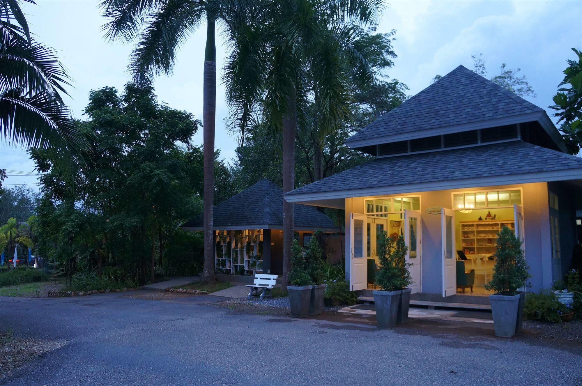 A Little Resort 3*