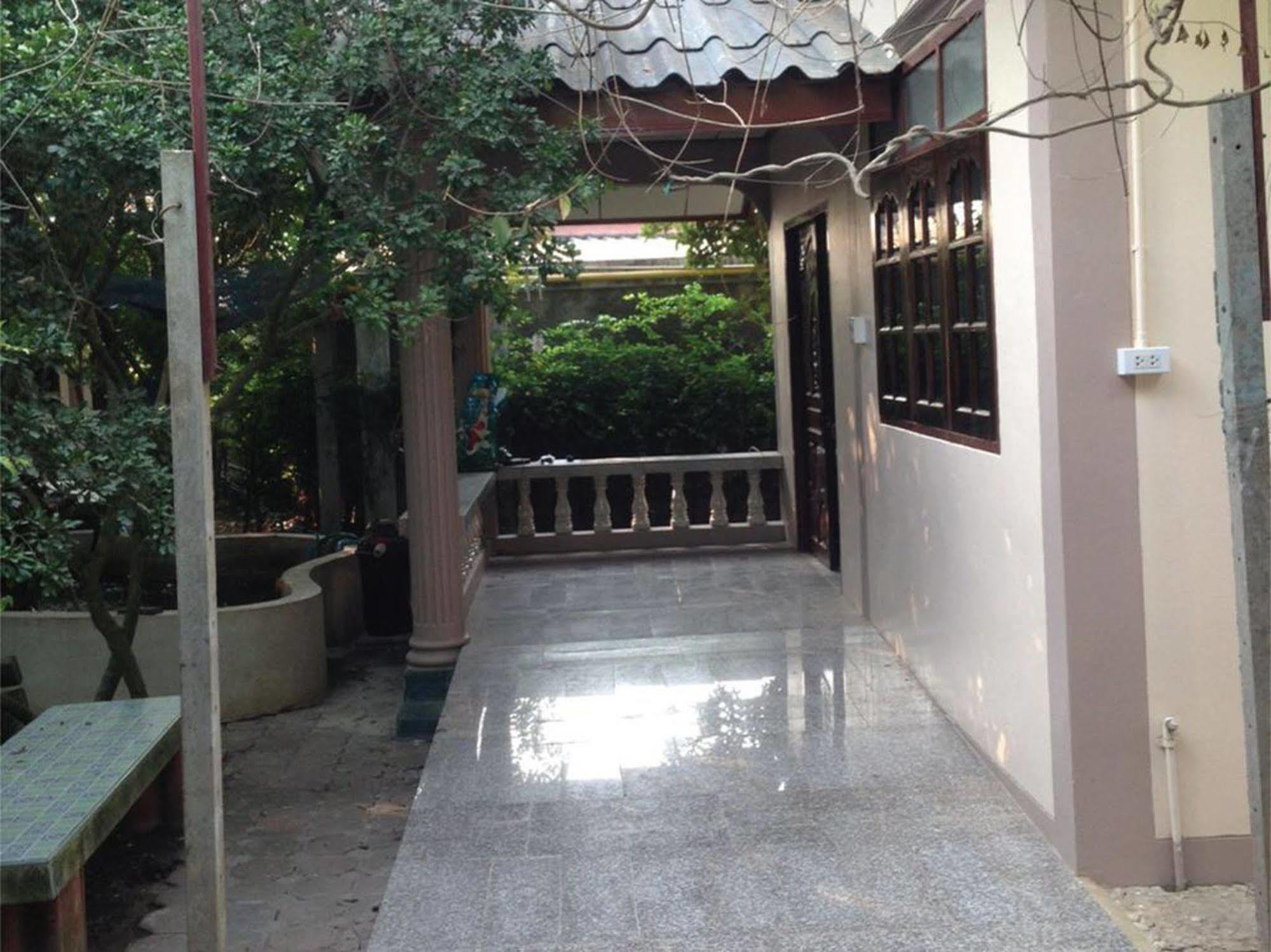 Resort Damnoen Care 3*