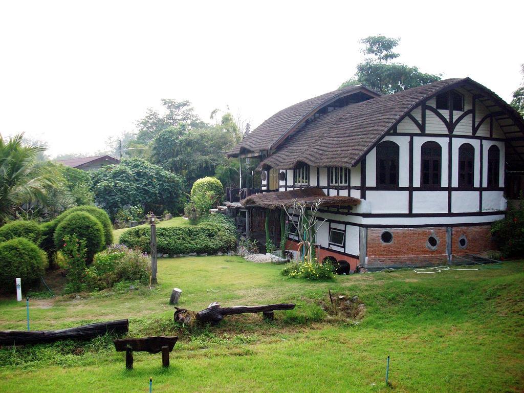 Sanita Chom Bung