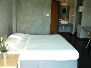 Hotel Ride 'n Lazy At Thai Wake Park Bangkok