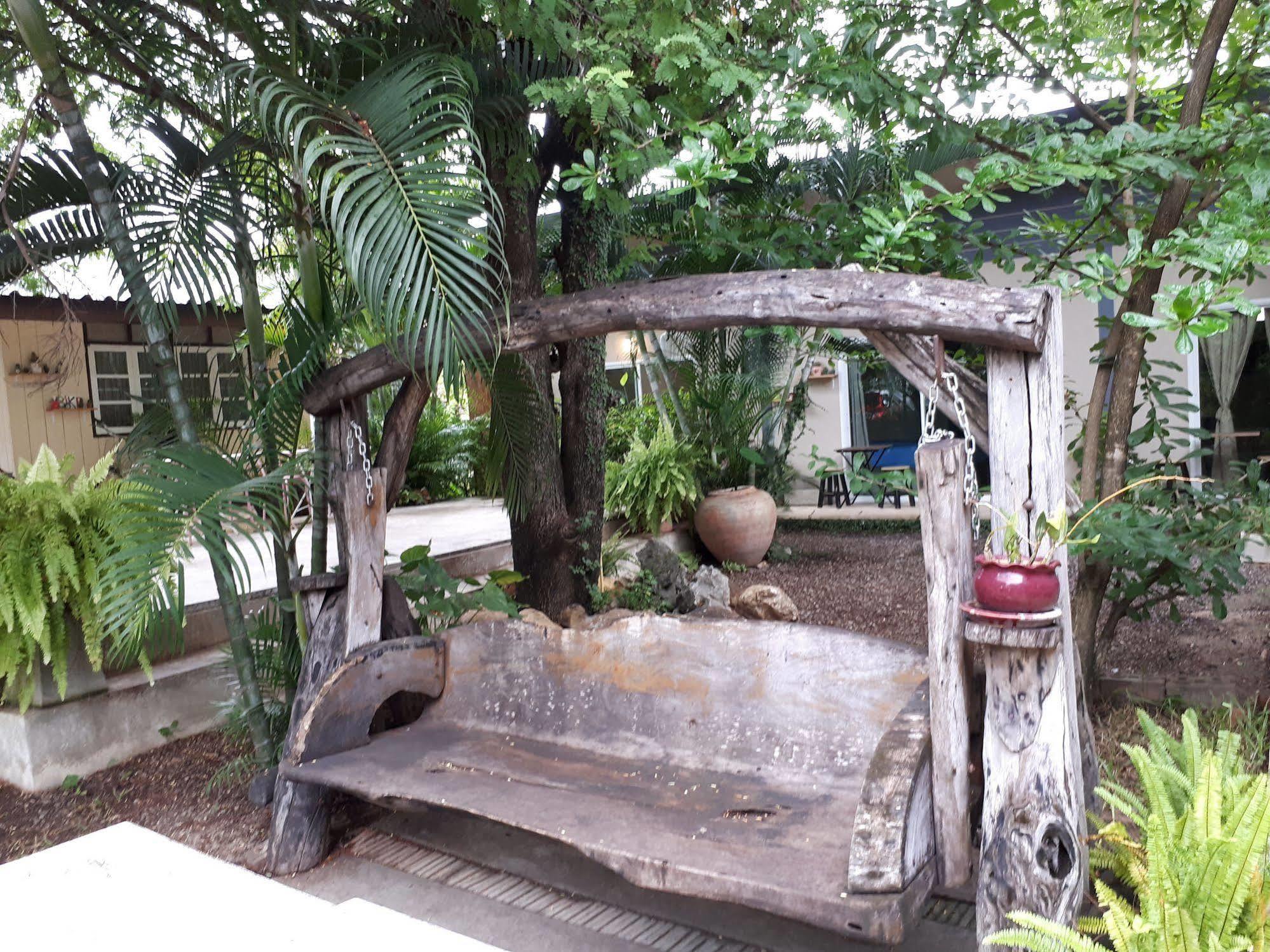 Resort Baan Homlamoon Suan Phueng