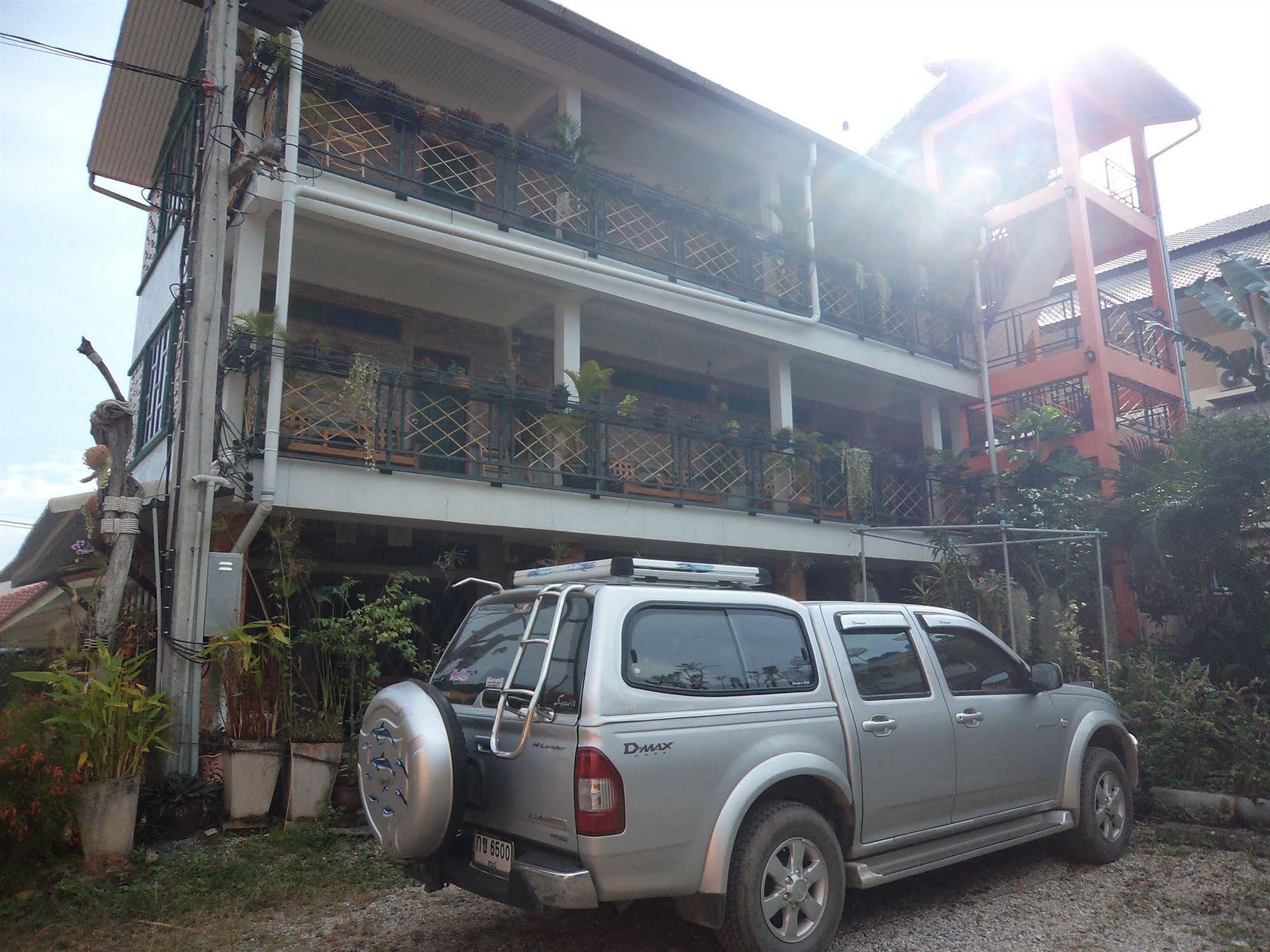 Inn Baan Por Jai