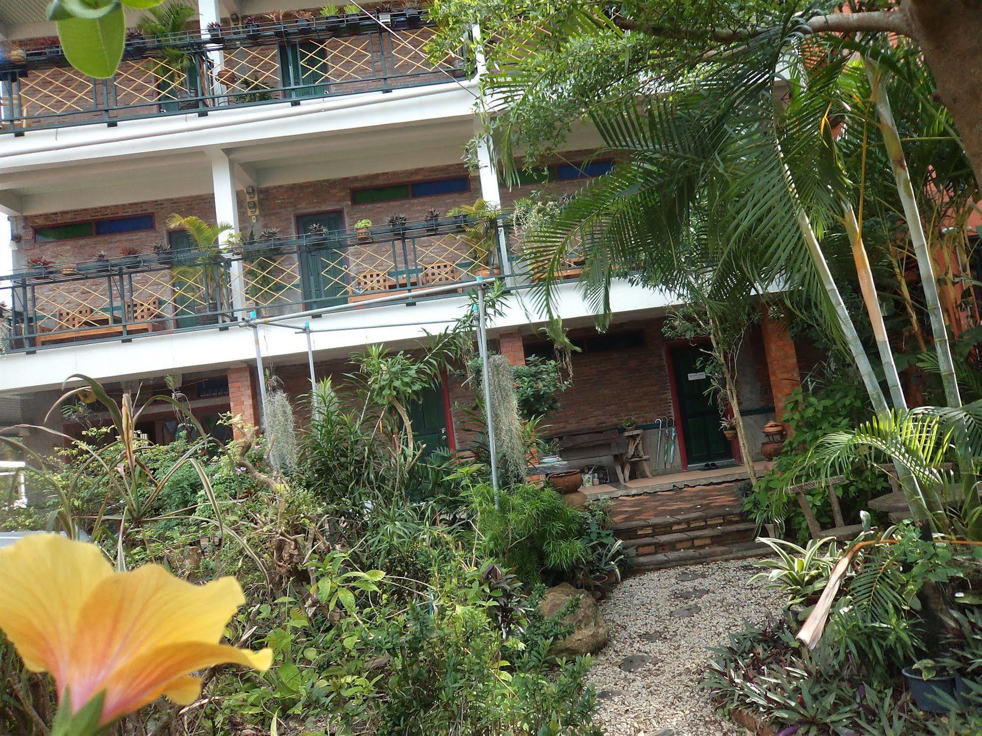 Baan Por Jai