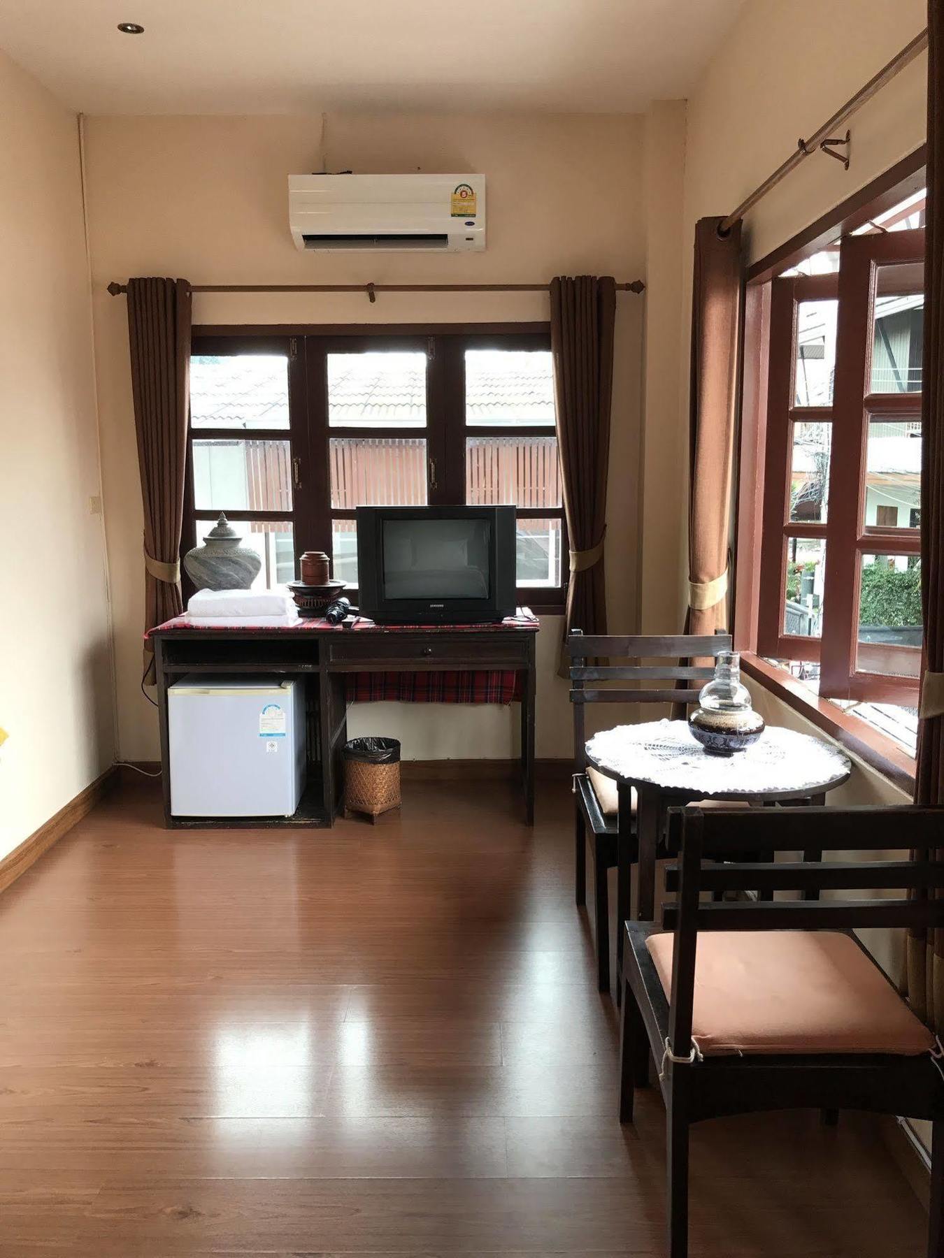 Baan Klang Vieng Chiang Mai