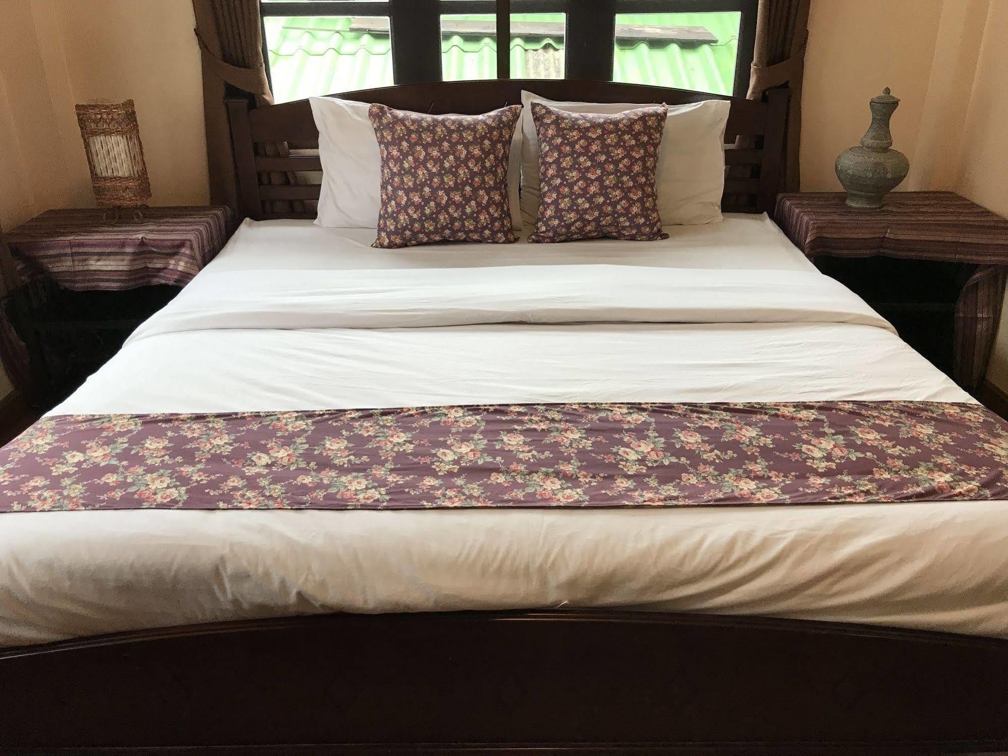 Baan Klang Vieng Resort 3*