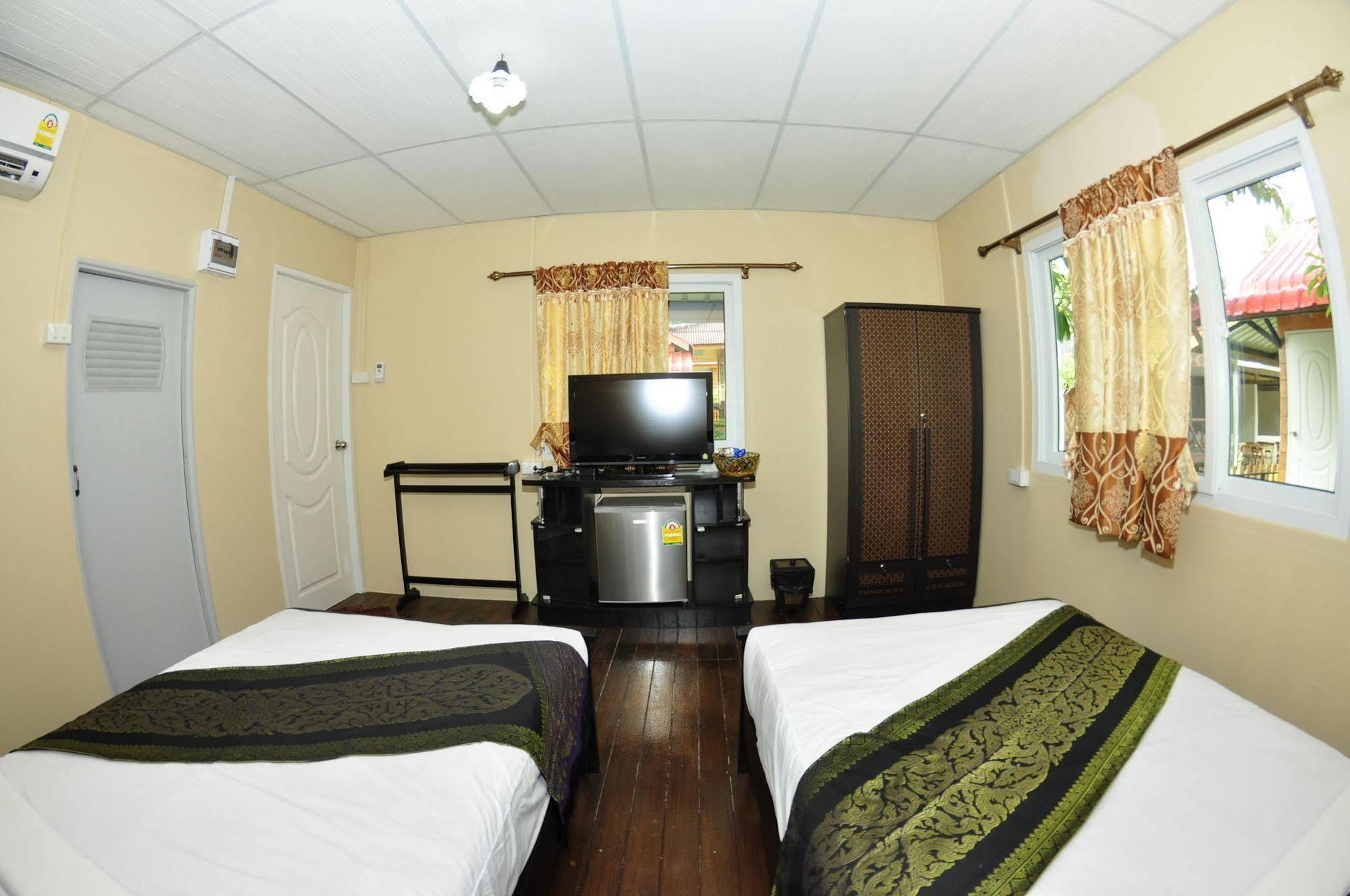 Ba Kao Bay Resort