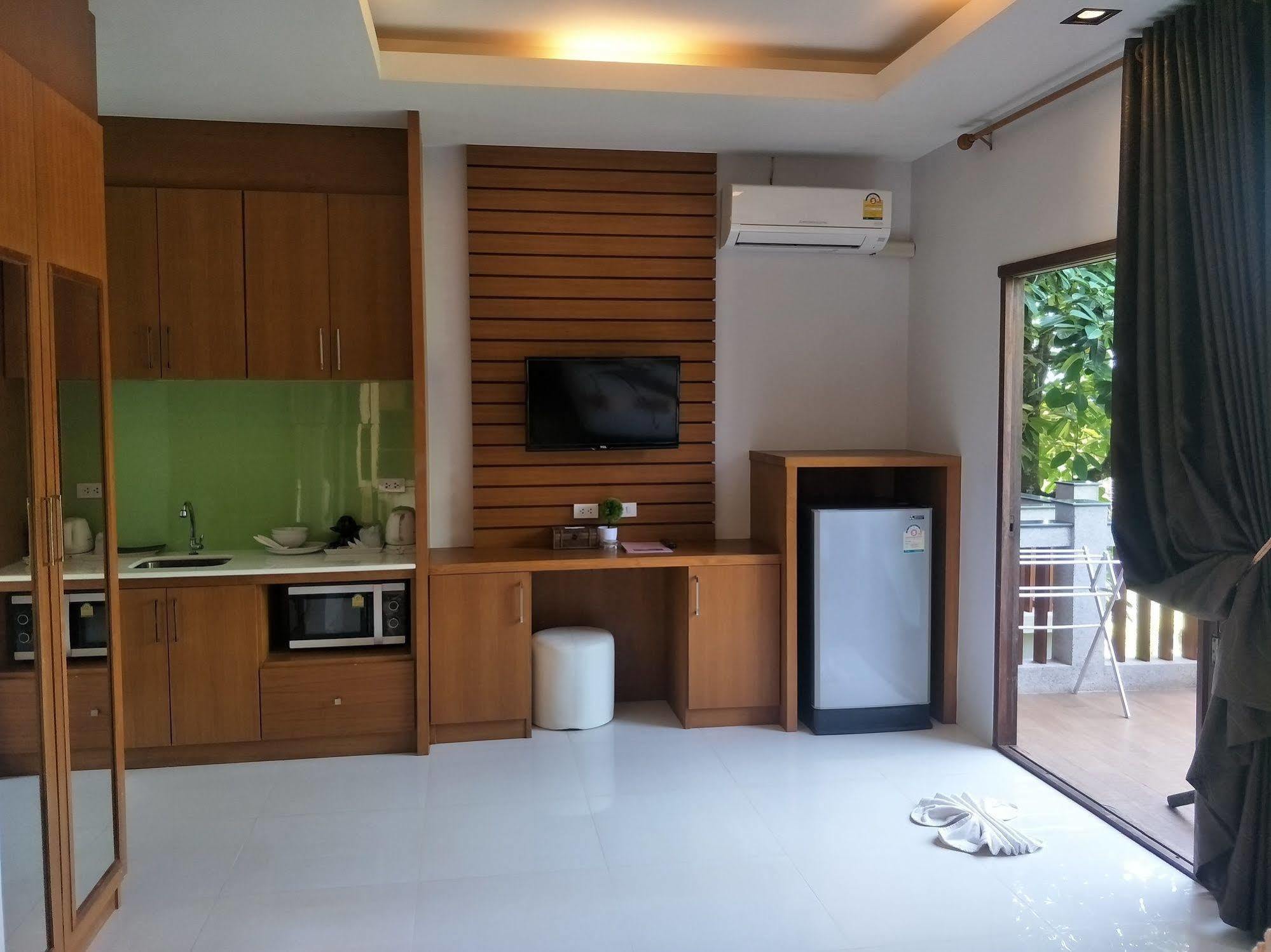 Lanta Intanin - Sha Extra Koh Lanta