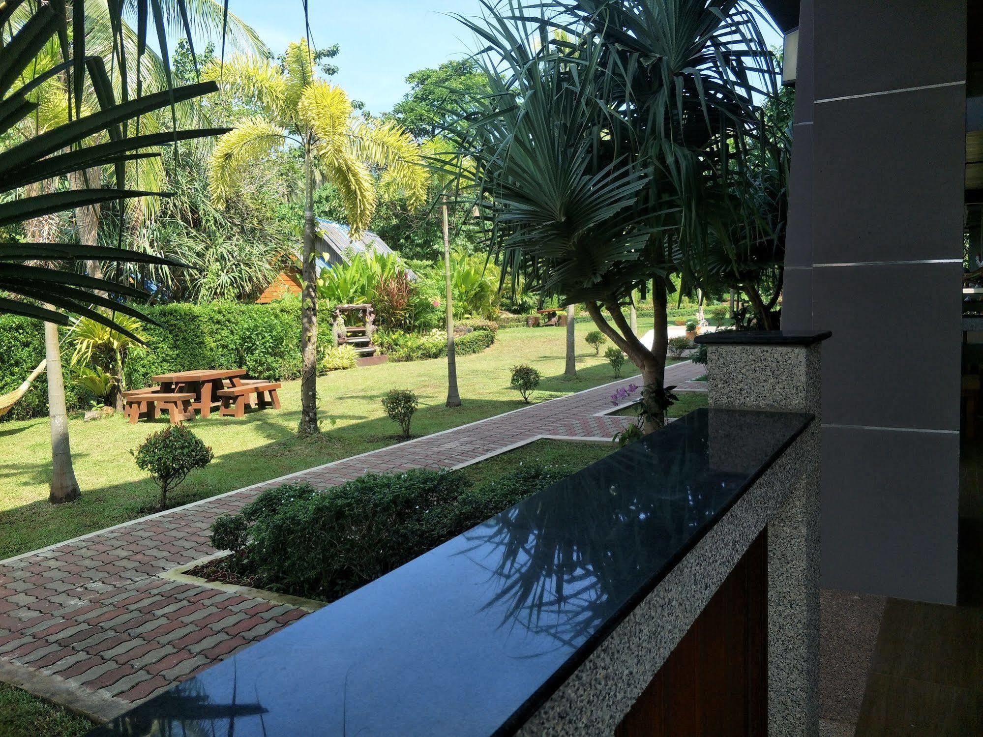 Lanta Intanin - Sha Extra Resort