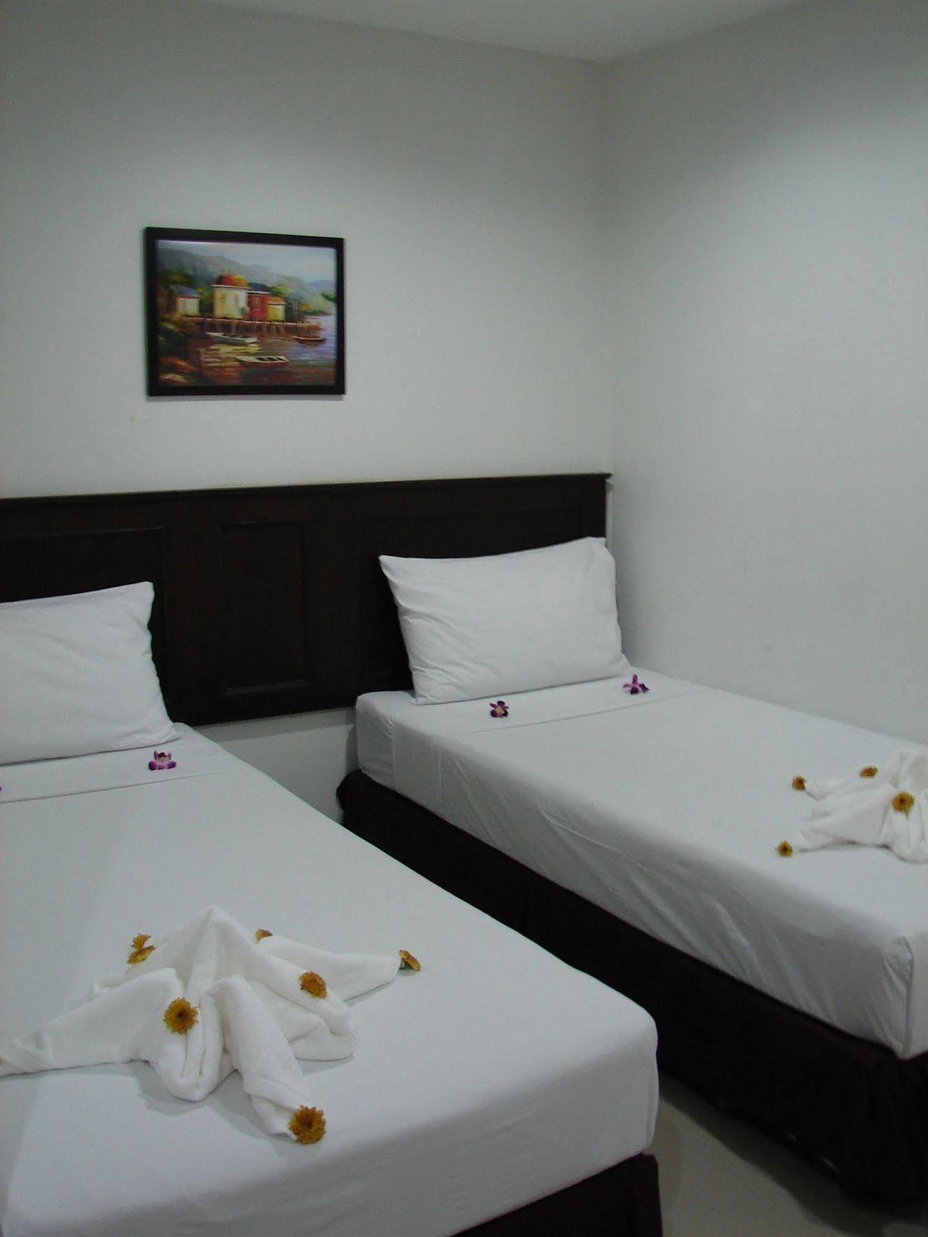 Sabai House Hotel 3*